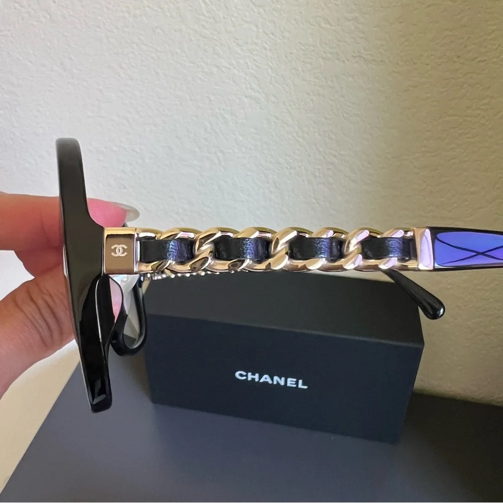 🖤 New🖤 CHANEL Skinny Gold Chain Square Sunglasses - Picture 4 of 9